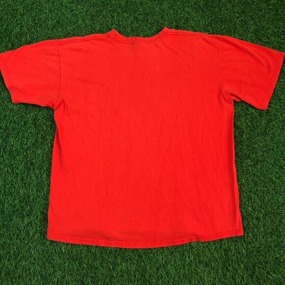 Men's Red Nike ‘Endorphin Junkie’ Graphic Tee - Picture 2 of 4